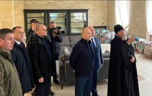 Không báo trước, Tổng thống Putin bất ngờ thăm vùng Donbass