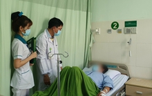 Ớn lạnh với hình ảnh mảnh xương gà đâm thủng ruột non