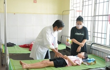 Xác định nhóm người phát bóng bay nghi làm hàng chục học sinh ngộ độc