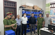 Khởi tố 2 đăng kiểm viên “ngó lơ” tàu cá hoán cải trái phép tại Đà Nẵng