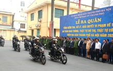 Hà Nội ra quân đòi lại vỉa hè