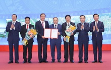 Bộ trưởng Nguyễn Thanh Nghị trao quyết định về quy hoạch của Thủ tướng cho Thanh Hóa