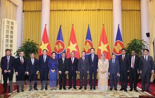 Đại sứ các nước ASEAN đến chào và chúc  mừng Chủ tịch nước Võ Văn Thưởng