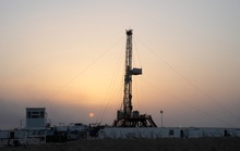 Thị trường dầu mỏ ngày càng biến động