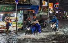 Trời không quá nắng nhưng TP HCM vẫn nóng hầm hập, khi nào có mưa vàng?