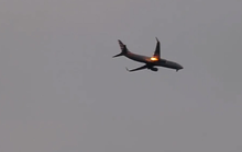 Bị chim tập kích, máy bay Boeing 737 của Mỹ cháy động cơ giữa trời