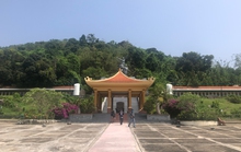 Hòn Đất và chị Sứ anh hùng