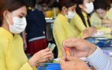 Giá vàng hôm nay 28-4: Tiếp tục lao dốc