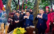 Những hình ảnh Chủ tịch nước Võ Văn Thưởng dâng hương ngày Giỗ Tổ Hùng Vương