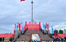 Xúc động lễ Thượng cờ Thống nhất non sông tại đôi bờ Hiền Lương - Bến Hải