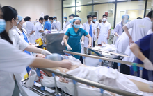 Vụ xe điên tông xe máy: Bác sĩ nói về báo động đỏ toàn bệnh viện cấp cứu nạn nhân
