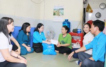 Bình Dương: Thăm, tặng quà cho công nhân khó khăn