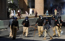 Pakistan chìm sâu vào khủng hoảng chính trị, kinh tế