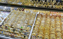 Giá vàng hôm nay 14-5: Vàng thế giới tăng, SJC “bất động”