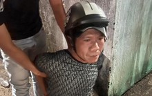 Một phụ nữ ở Bình Dương bất ngờ bị khống chế, bịt mắt, lôi vào nhà