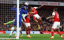 Thắng đại chiến thành London, Arsenal đòi lại ngôi đầu Ngoại hạng