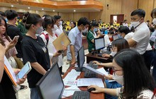 Đã xét tuyển online sao vẫn đòi nộp hồ sơ giấy?