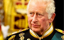Vua Charles III lên ngôi với những nghi lễ đặc biệt thế nào?