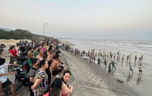 Nhóm 5 thanh niên tắm biển, 2 người tử vong
