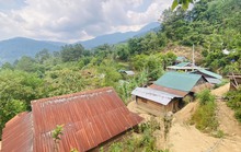 Người dân bị thu lại 8 triệu trong 10 triệu đồng tiền hỗ trợ: Chủ tịch huyện nói gì?