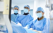 Can thiệp qua da cứu bệnh nhân 72 tuổi phì đại tắc nghẽn cơ tim