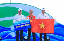 Trao 10.000 lá cờ Tổ quốc cho ngư dân Nghệ An