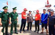 Trao 20.000 lá cờ Tổ quốc cho tỉnh Thanh Hóa
