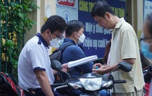 Hình ảnh học sinh TP HCM vào môn thi đầu tiên của kỳ thi lớp 10