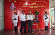 Trao Bằng Tổ quốc ghi công cho thân nhân trung tá CSGT hy sinh