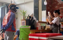 Cử nhân chạy xe ôm công nghệ