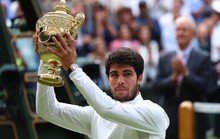 Tân vô địch Wimbledon Alcaraz hạnh phúc khi đánh bại Djokovic