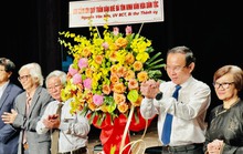 Nghệ sĩ, nghệ nhân hân hoan tham dự lễ trao Giải thưởng và học bổng Trần Văn Khê
