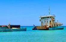 Xác tàu hàng hoen gỉ, mục nát sau 8 tháng gặp nạn