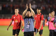 Trụ hạng thành công, HLV Vũ Tiến Thành thừa nhận CLB TP HCM yếu nhất V-League