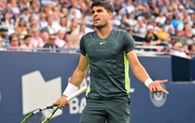 Sớm dừng bước ở Canada mở rộng, Alcaraz vẫn kịp tăng điểm với Djokovic