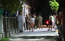 Bình Dương: Xót xa cha chạy ô tô vào nhà bất cẩn cán con gần 2 tuổi tử vong