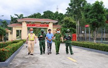 Bắt giữ gã đàn ông đi xế hộp 7 chỗ vận chuyển ma túy