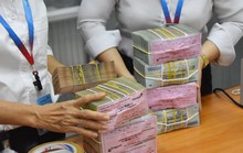 Tìm thuốc chữa bệnh ngân hàng thừa tiền