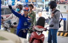 Giá xăng tăng mạnh hơn 800 đồng mỗi lít