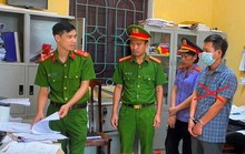 Công chức xã tham ô tiền trợ cấp thờ cúng của 123 liệt sĩ