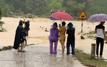 Nhiều địa phương, tuyến đường ở Thanh Hóa và Nghệ An bị chia cắt, cô lập do mưa lớn