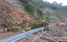 Sạt lở nghiêm trọng trên Quốc lộ 8A, đường đi Cửa khẩu quốc tế Cầu Treo bị tê liệt