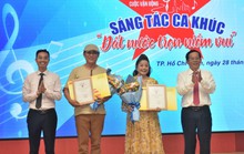 Mai Vàng tri ân trao tặng quà cho NSND Tạ Minh Tâm và NSND Thoại Miêu