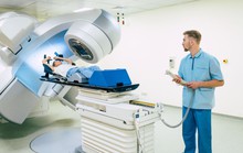 Ung thư dưới 50 tuổi tăng vọt 80%: Hai giả thuyết đáng lo