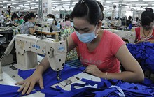 Nghỉ việc vì lý do thay đổi cơ cấu, người lao động được hưởng quyền lợi gì?