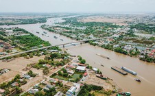 Đất Long An “nhảy múa” chóng mặt, người dân lao vào cơn sốt