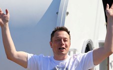 Lương thưởng năm 2018 của 65 CEO cộng lại không bằng Elon Musk