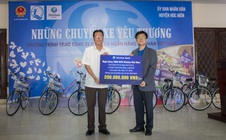 Ngân hàng Shinhan trao tặng xe đạp cho trẻ em nghèo huyện Hóc Môn, TP HCM