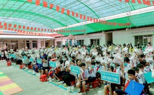 CapitaLand Development hỗ trợ dụng cụ học tập cho 1.400 học sinh của bốn trường tại Việt Nam