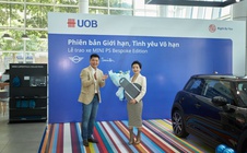 Ngân hàng UOB Việt Nam trao ô tô cho khách hàng may mắn